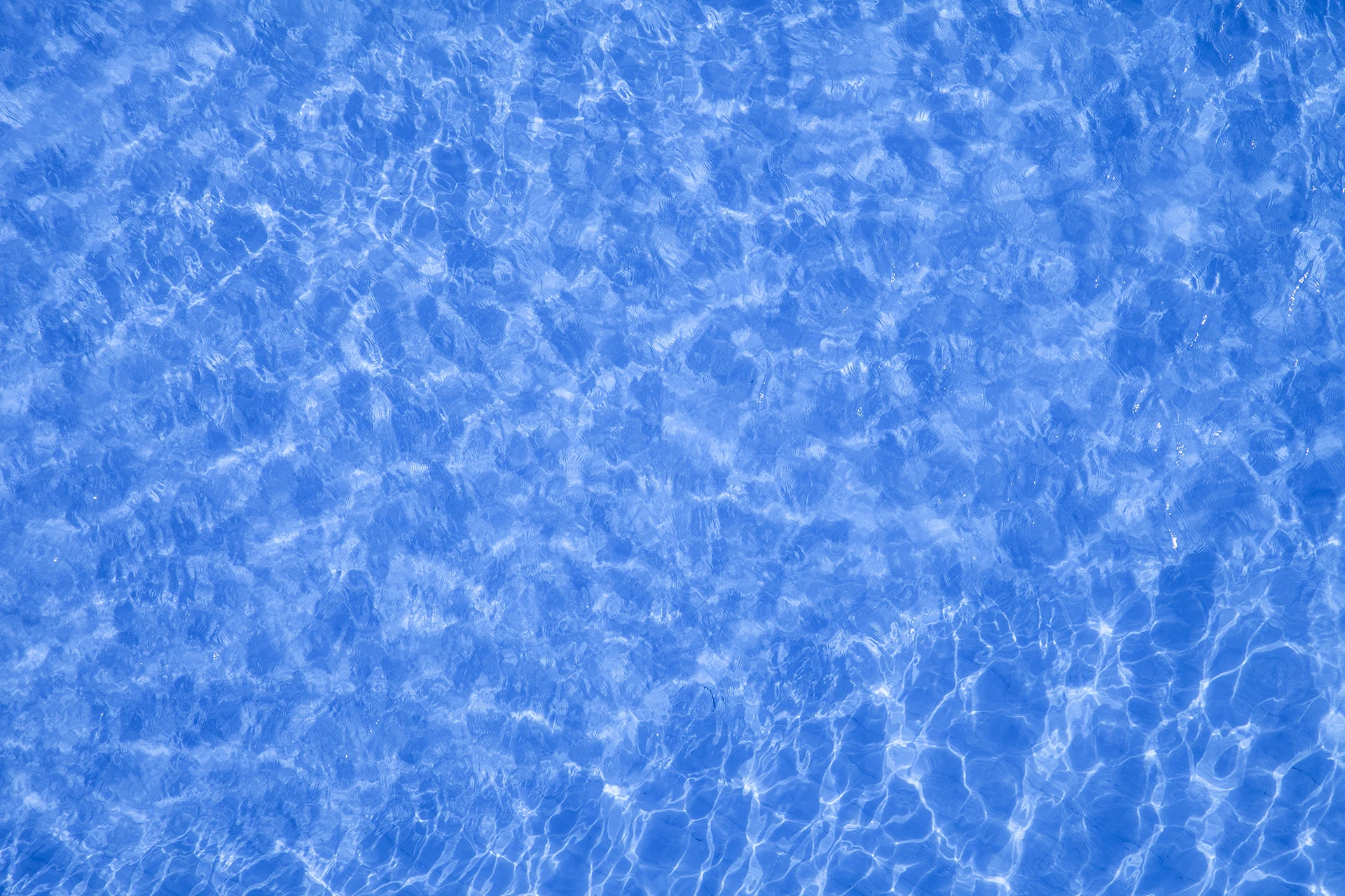 Couleur bleu clair pour piscine à coque