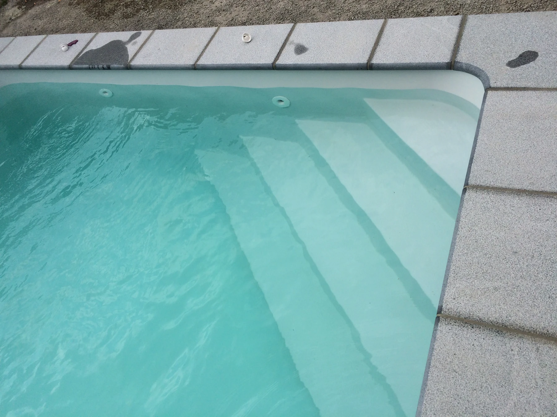 marina-piscine-blanche-dc-piscines